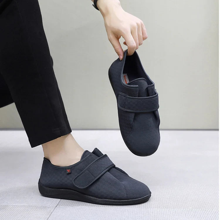 Breite Diabetikerschuhe für geschwollene Füße